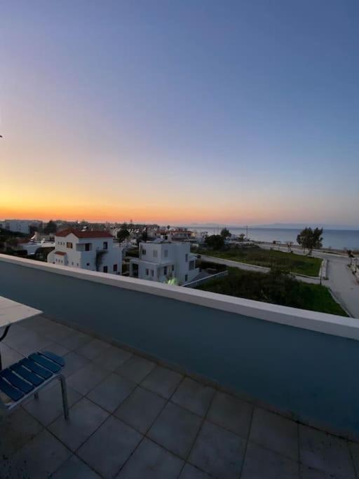 Megat Seaview And Seaside Apartments Ialysos  Dış mekan fotoğraf